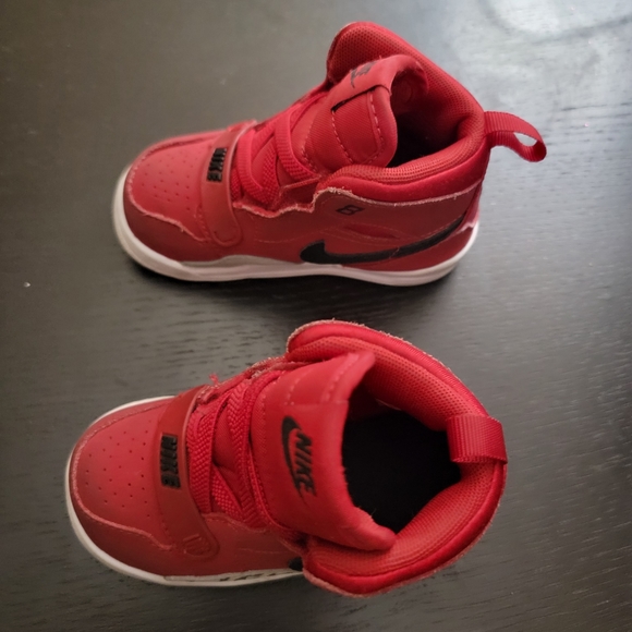 Nike Jordan Legacy 312Toro Toddler Sneakers - Picture 2 of 13